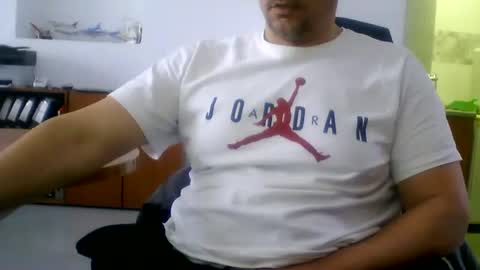 Snapshot of extrex2 chatting on 03/30/26, 10:16 derssing online show from 03/30/26, 10:16