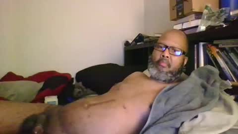 eyequee0007 online show from 10/28/25, 02:04