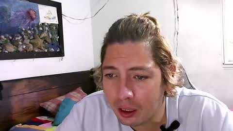 Snapshot of eyesgreenman chatting on 12/01/25, 03:17 eyesgreenman online show from 12/01/25, 03:17