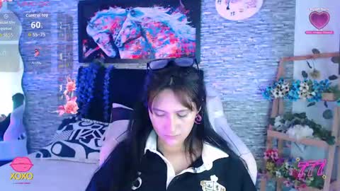 Snapshot of eyesmoon7710 chatting on 06/19/26, 11:58 eyes moon online show from 06/19/26, 11:58