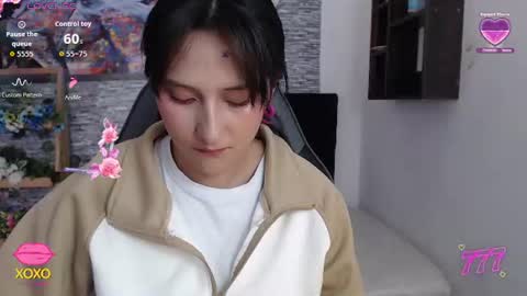Snapshot of eyesmoon7710 chatting on 07/10/26, 01:47 eyes moon online show from 07/10/26, 01:47