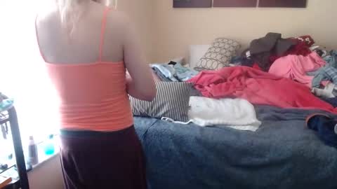 eyeswall0w online show from 09/16/25, 01:01