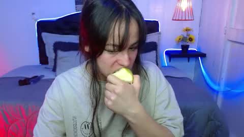 Snapshot of eymmy_24 chatting on 10/14/25, 02:56 eymmy_24 online show from 10/14/25, 02:56