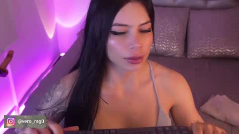 IG eyramodelink online show from 07/04/26, 12:06