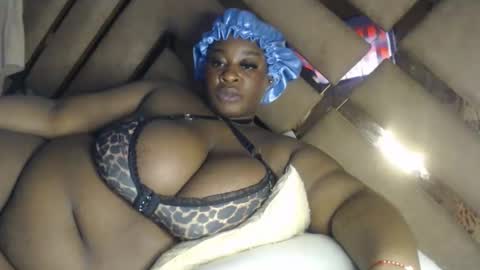 eyshaexotii online show from 11/24/25, 02:44