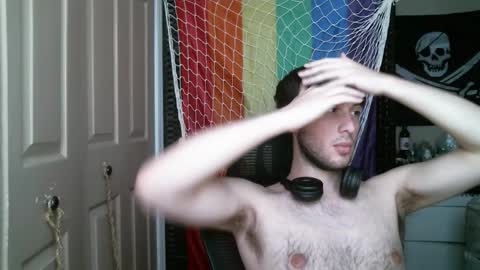 Ezra Naamah online show from 01/06/26, 06:00