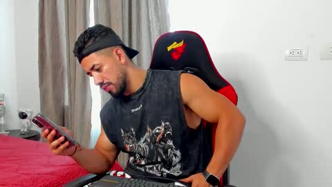 Ezzio Scolaro online show from 02/08/26, 08:12