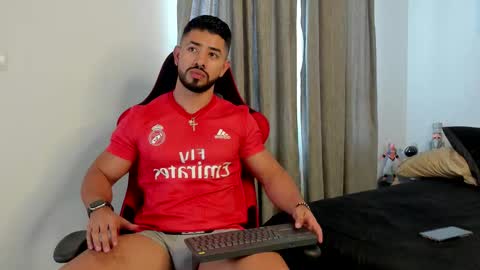 Ezzio Scolaro online show from 03/11/26, 09:32