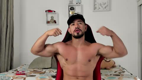 Ezzio Scolaro online show from 04/12/26, 11:21