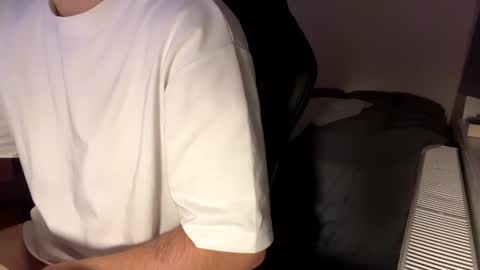 Snapshot of fabian_196 chatting on 12/24/24, 09:33 Call me bitch online show from 12/24/24, 09:33