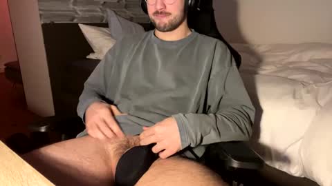 Snapshot of fabian_196 chatting on 01/02/25, 06:45 Call me bitch online show from 01/02/25, 06:45