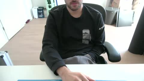 Snapshot of fabian_196 chatting on 11/13/25, 11:09 Call me bitch online show from 11/13/25, 11:09