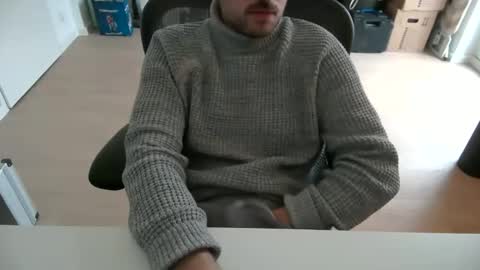 Snapshot of fabian_196 chatting on 12/02/25, 01:05 Call me bitch online show from 12/02/25, 01:05