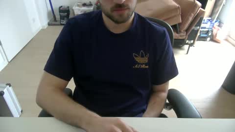 Snapshot of fabian_196 chatting on 01/08/26, 11:01 Call me bitch online show from 01/08/26, 11:01