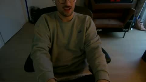 Snapshot of fabian_196 chatting on 01/14/26, 03:17 Call me bitch online show from 01/14/26, 03:17