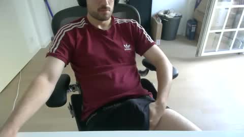 Snapshot of fabian_196 chatting on 05/26/26, 05:03 Call me bitch online show from 05/26/26, 05:03