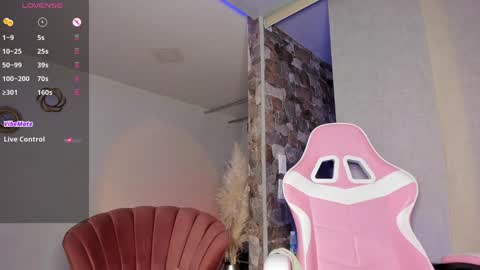 Snapshot of fabianna_laraa chatting on 12/16/24, 08:31 Thianna online show from 12/16/24, 08:31