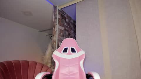 Snapshot of fabianna_laraa chatting on 12/19/24, 12:56 Thianna online show from 12/19/24, 12:56