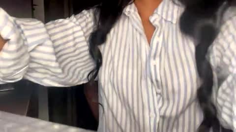 Snapshot of fabianna_laraa chatting on 10/16/25, 08:48 Thianna online show from 10/16/25, 08:48