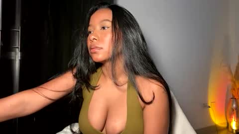 Snapshot of fabianna_laraa chatting on 12/16/25, 04:34 Thianna online show from 12/16/25, 04:34