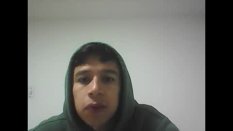 Snapshot of fabiar11 chatting on 10/12/25, 03:27 R online show from 10/12/25, 03:27