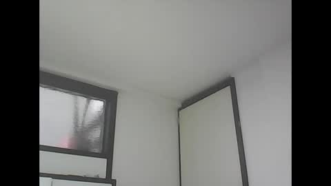 Snapshot of fabiar11 chatting on 10/14/25, 04:19 R online show from 10/14/25, 04:19