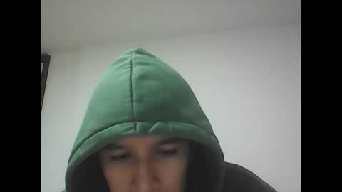 Snapshot of fabiar11 chatting on 10/19/25, 02:56 R online show from 10/19/25, 02:56