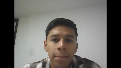 Snapshot of fabiar11 chatting on 11/14/25, 09:57 R online show from 11/14/25, 09:57