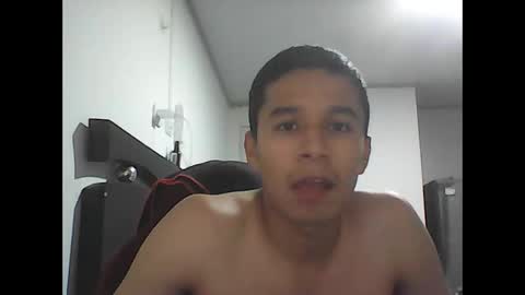 Snapshot of fabiar11 chatting on 01/12/26, 08:36 R online show from 01/12/26, 08:36