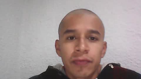 Snapshot of fabiar11 chatting on 06/18/26, 03:29 R online show from 06/18/26, 03:29