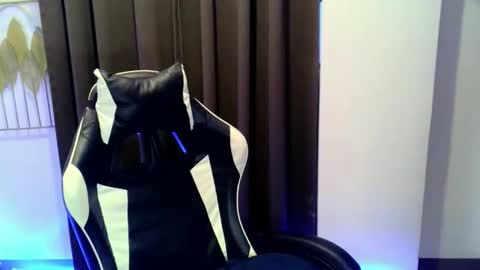 fabulous_cristy24 online show from 05/04/26, 09:27