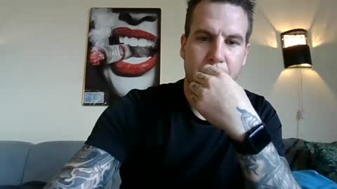 Snapshot of fack69ogsazzy69 chatting on 11/12/25, 11:10 Dennis online show from 11/12/25, 11:10