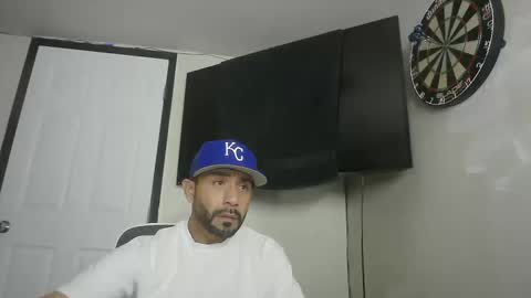 Snapshot of faded805 chatting on 10/20/25, 09:32 Mark online show from 10/20/25, 09:32