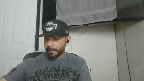 Snapshot of faded805 chatting on 11/13/25, 09:52 Mark online show from 11/13/25, 09:52