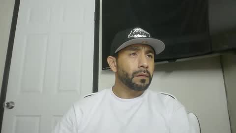 Snapshot of faded805 chatting on 11/17/25, 06:52 Mark online show from 11/17/25, 06:52