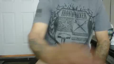 Snapshot of faded805 chatting on 11/19/25, 08:58 Mark online show from 11/19/25, 08:58