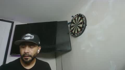 Snapshot of faded805 chatting on 11/30/25, 08:18 Mark online show from 11/30/25, 08:18