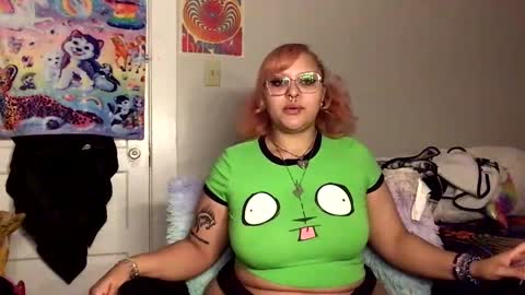 Snapshot of faemami chatting on 10/01/25, 05:13 FaeBae online show from 10/01/25, 05:13