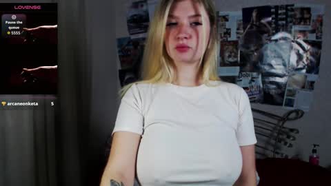 Snapshot of faiirylight chatting on 10/24/25, 05:37 Eve online show from 10/24/25, 05:37