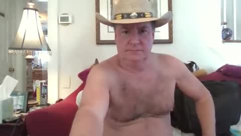 Snapshot of fairmount31 chatting on 12/15/25, 02:21 fairmount31 online show from 12/15/25, 02:21