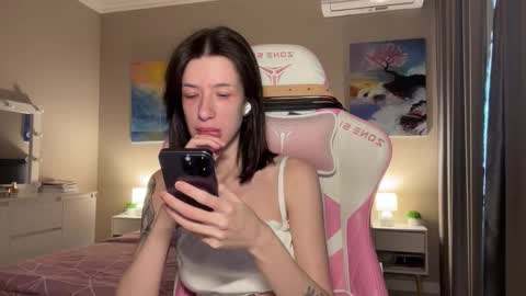 Bloom  online show from 10/17/25, 09:34