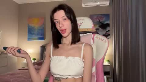 Bloom  online show from 10/19/25, 07:53