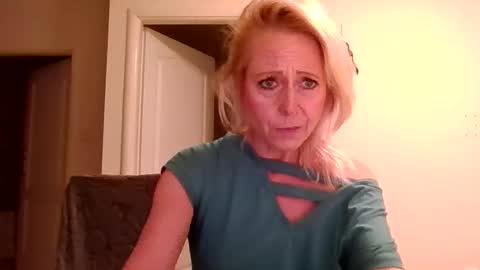 Snapshot of fairy_nightmare chatting on 11/04/25, 05:01 Fairy NightMary online show from 11/04/25, 05:01