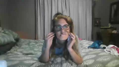 Snapshot of fairyalice69 chatting on 09/15/25, 07:03 fairyalice69 online show from 09/15/25, 07:03