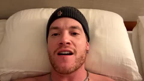 Snapshot of fairybae5 chatting on 12/10/24, 11:54 Travis online show from 12/10/24, 11:54