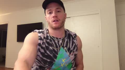 Snapshot of fairybae5 chatting on 12/18/24, 01:59 Travis online show from 12/18/24, 01:59