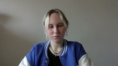 fairyfeller_ online show from 10/17/25, 08:06