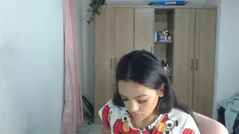 Snapshot of fairylatin chatting on 12/25/24, 11:00 fairylatin online show from 12/25/24, 11:00