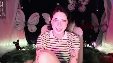 Snapshot of fairywhore chatting on 11/18/25, 10:25 Jackie Cosplayer online show from 11/18/25, 10:25