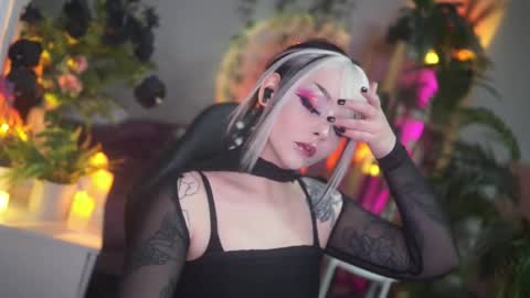 faith_chan online show from 10/17/25, 03:10